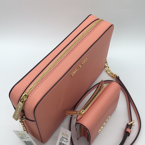 MICHAEL KORS LG EW CROSSBODY &MD CARRYALL CRD CASE - Picture 3 of 8